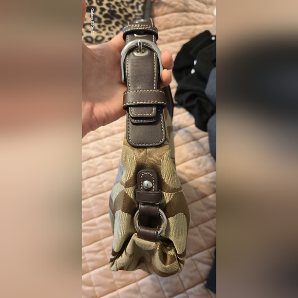 Coach Signature Canvas Purse - Picture 5 of 8